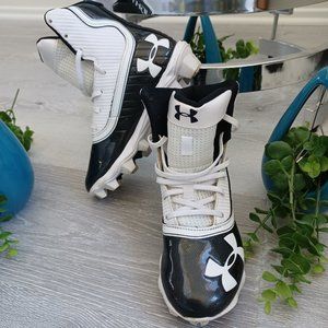 Boys Black & White Under Armour UA Football Cleats Size 1.5Y